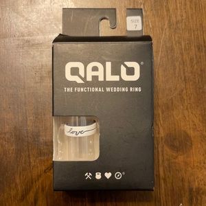 New in box Qalo ring.